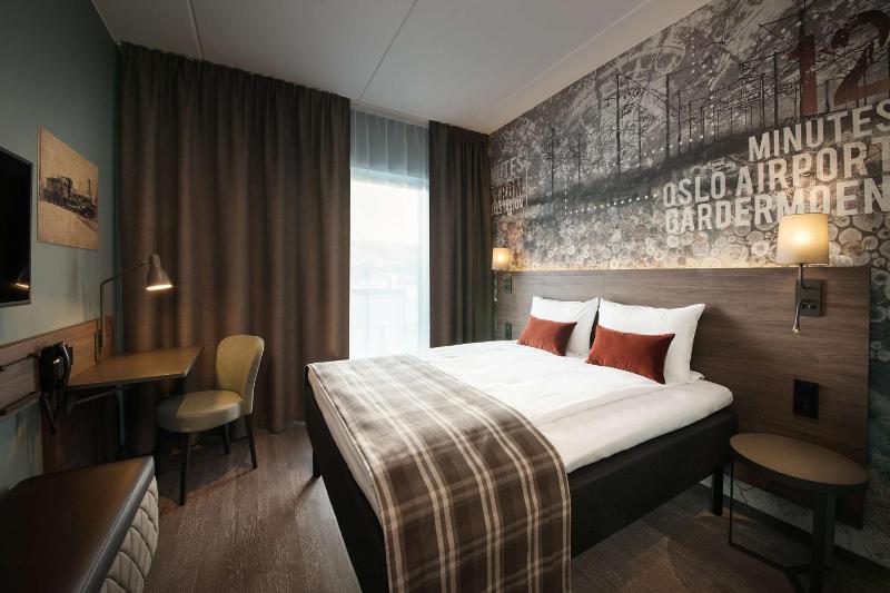 Standard Double Room image 3