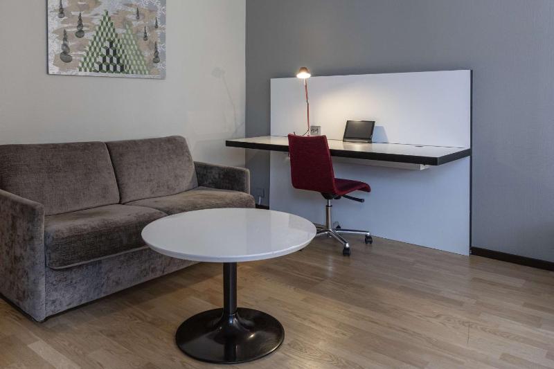 Superior Family Room image 4