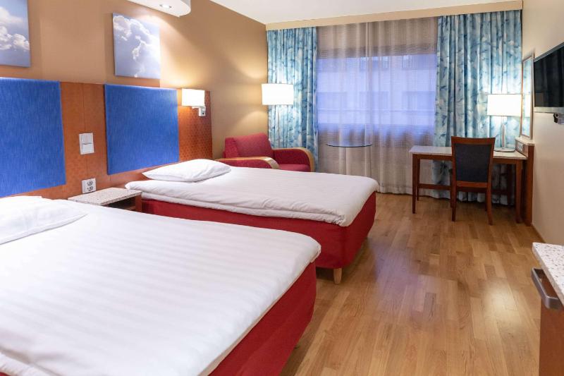 Twin Room image 1