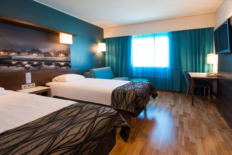 Standard Twin Room Upper Floors image 1