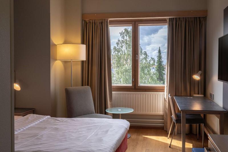 Standard Double Room image 3