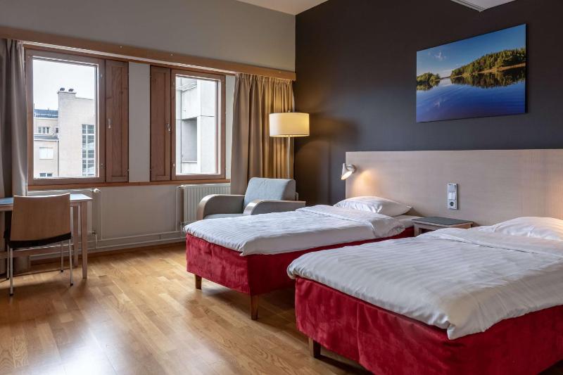 Standard Family Room image 4