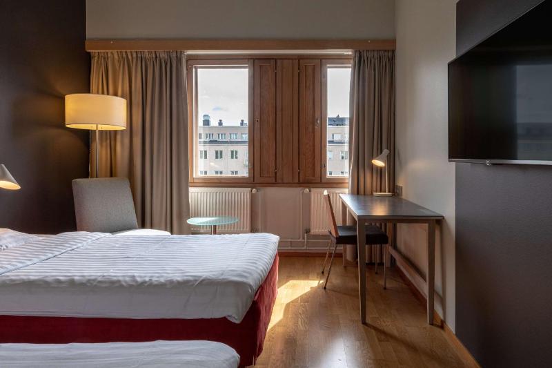 Standard Twin Room image 1