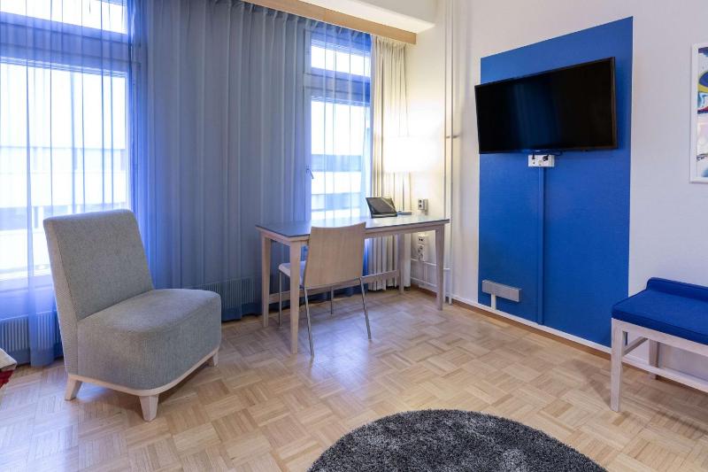 Superior Queen Room image 3
