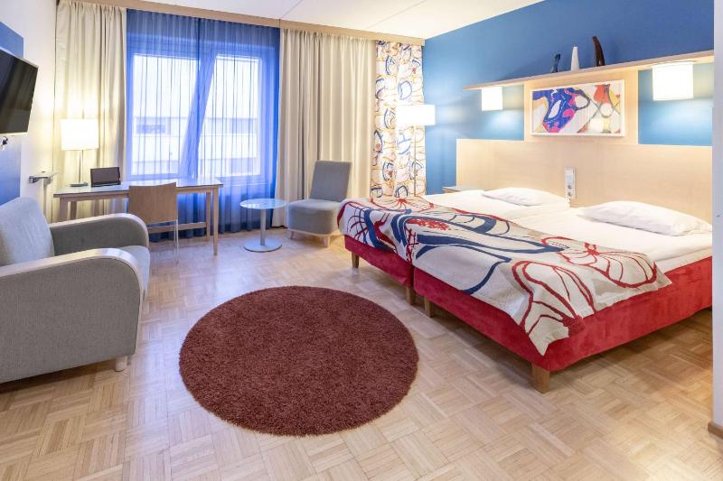 Superior King Room image 4