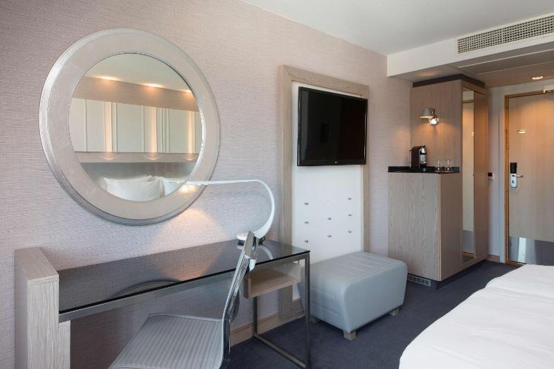 Superior Double Room image 4