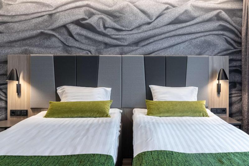 Standard Family Room image 3