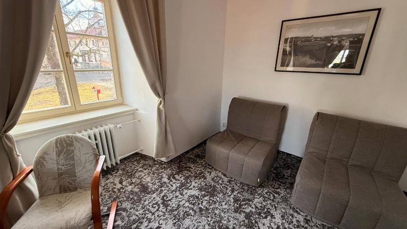 Superior Family Room image 4