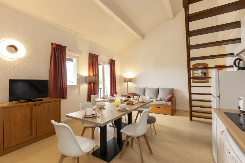 4 - Room Apartment - Duplex Standard 7/8 People image 1