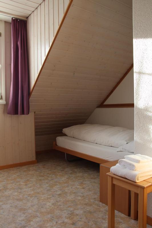 Single Room with Shared Bathroom image 2