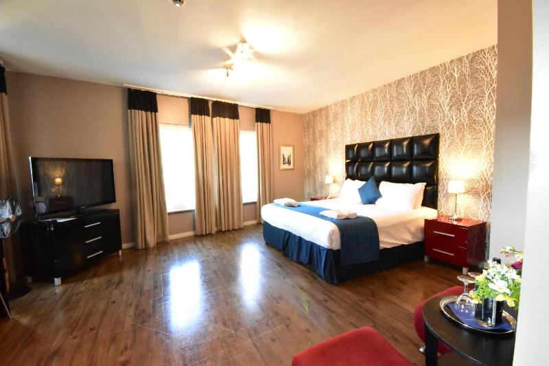 Superior King Room image 1