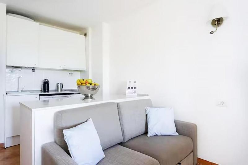 Seafront studio with beach view in the center of Los Cristianos - image 3