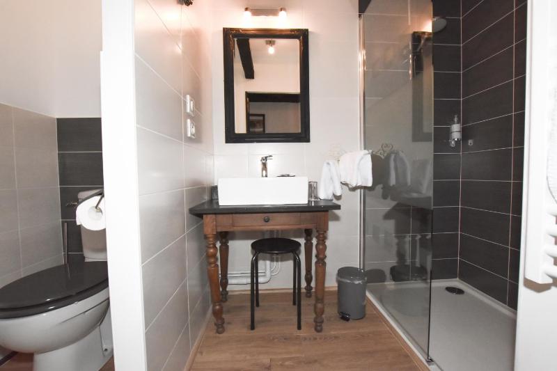 Comfort Room image 2