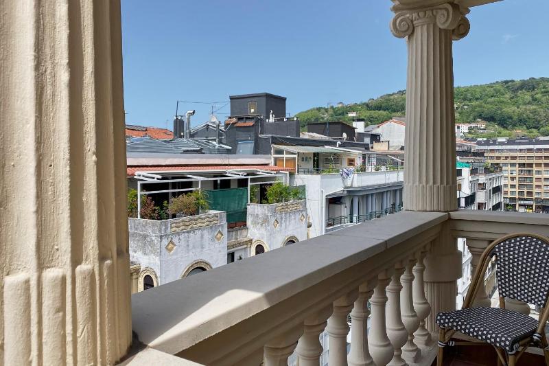 Amuitz Suite by FeelFreeRentals - image 6