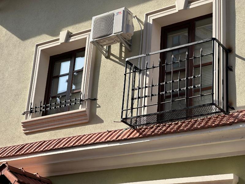 Deluxe Double Room with Balcony image 4