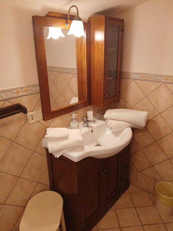 Single Room image 4