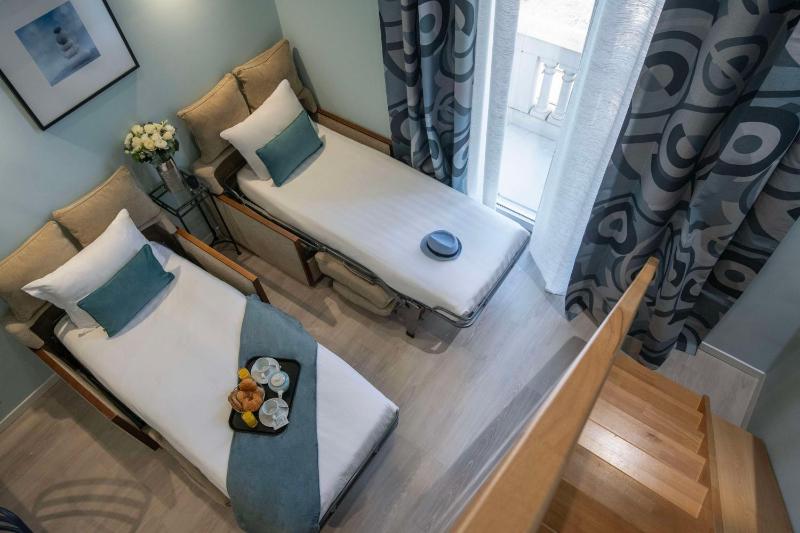 Executive Room with King Bed and Sofa Bed - Non-Smoking image 3