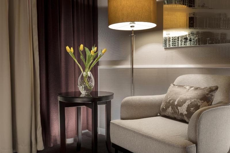 Executive King Room image 4