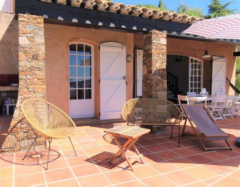 La Villa Tara 4 chambres piscine privée vue panoramique sur les collines de Grimaud - image 18