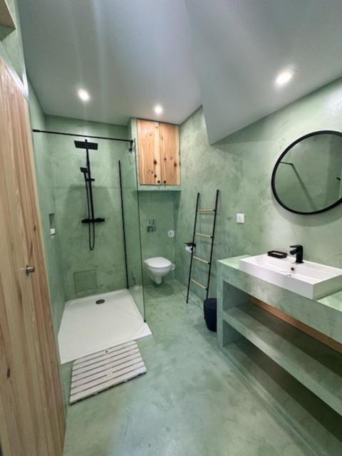 La Villa Tara 4 chambres piscine privée vue panoramique sur les collines de Grimaud - image 6