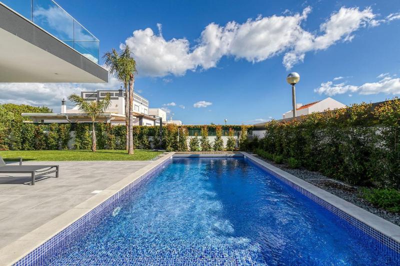 Manatee - Modern & Luxurious villa - image 14