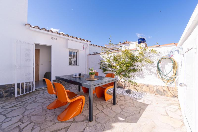 Apart-rent Casa Alberes 0009 con piscina privada y parking - image 2