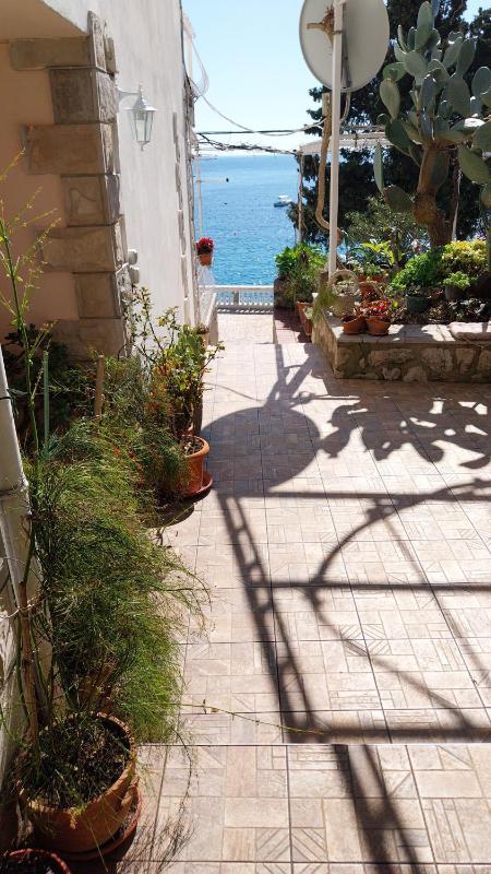 Captain's villa - image 19