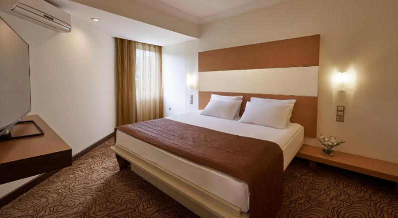 Junior Suite (4 Adults) image 1