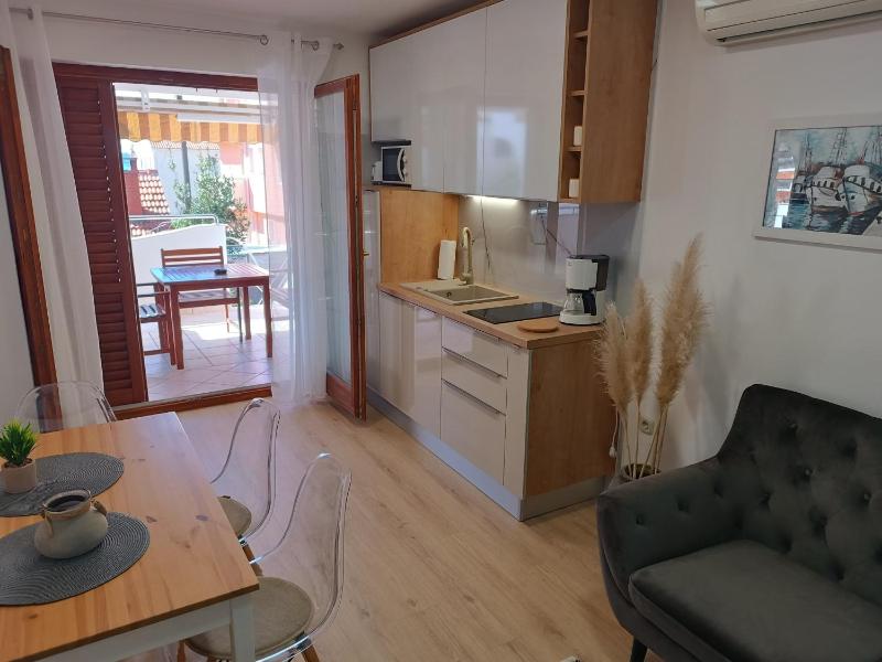Apartment with Terrace image 2