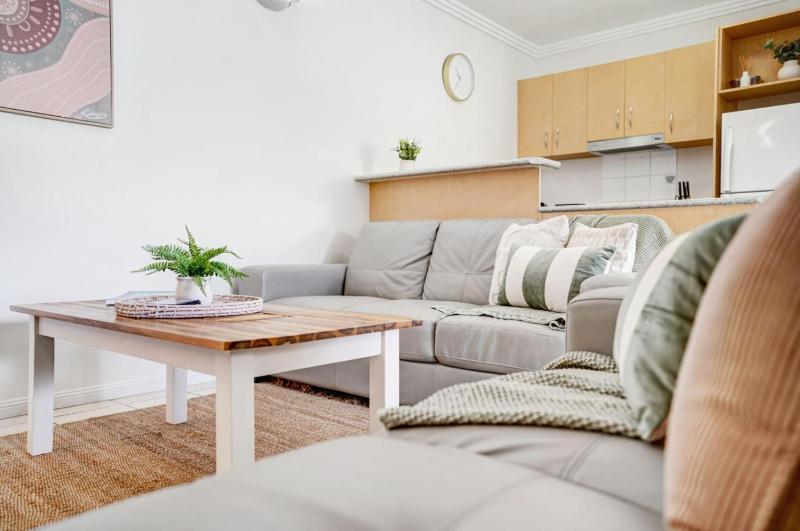 24 Central Plaza Port Douglas - image 3