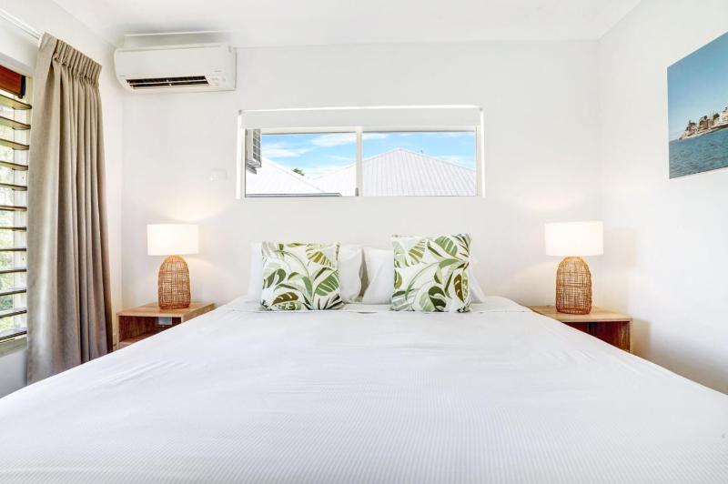 24 Central Plaza Port Douglas - image 13