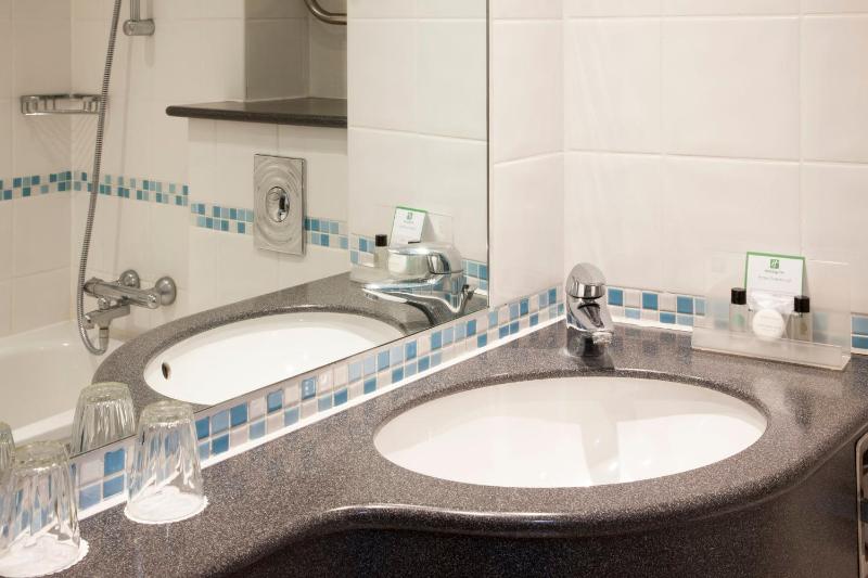 Standard Double Room with Walk In Shower image 3
