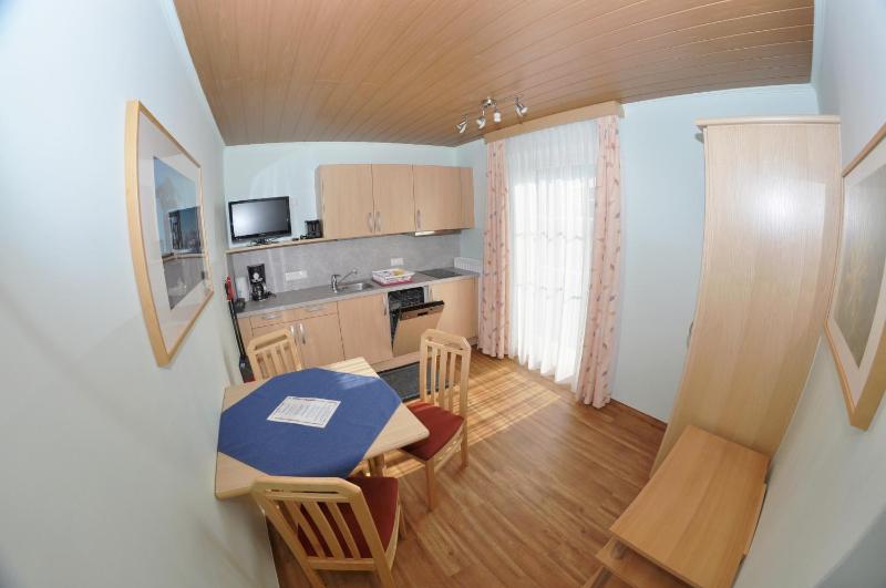 Studio Apartment image 2