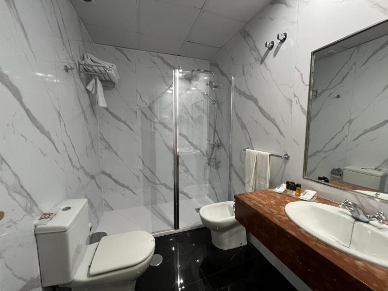 Double Room image 1