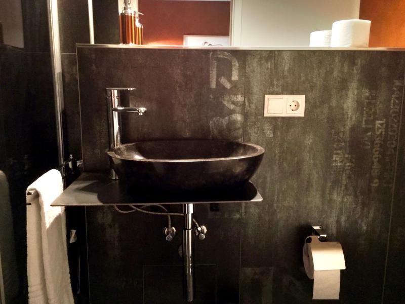 Comfort Single Room with Shower image 4