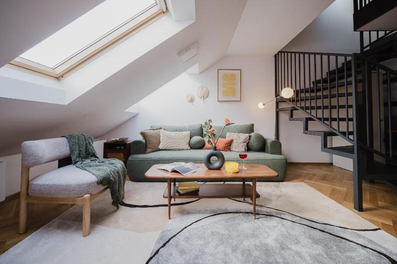 Prague Days - Attic Maisonette with Workspace and TV in Vinohrady - image 1