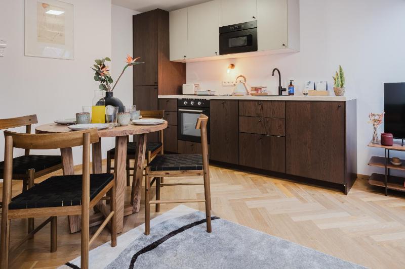 Prague Days - Attic Maisonette with Workspace and TV in Vinohrady - image 12