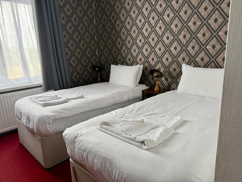 Standard Double or Twin Room image 2