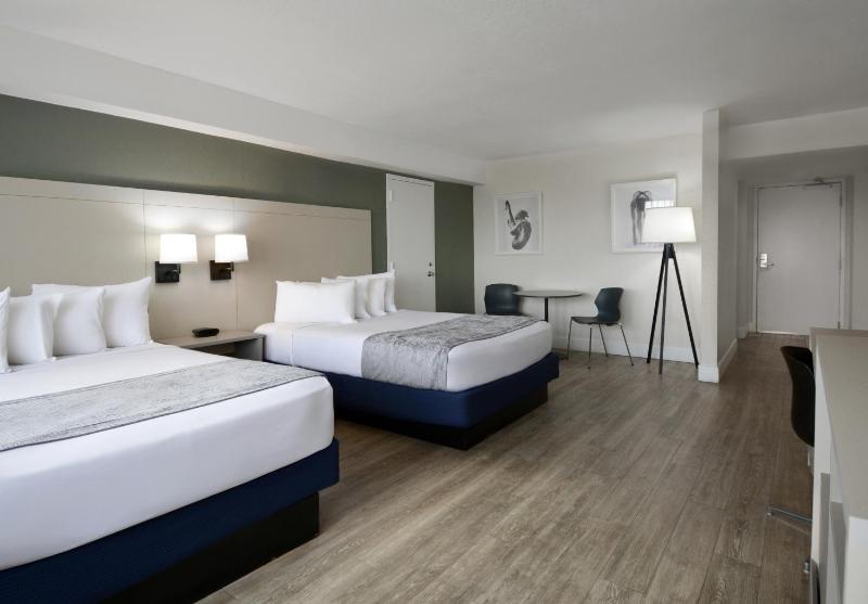 Tower Queen Room with Two Queen Beds - Non-Smoking image 4