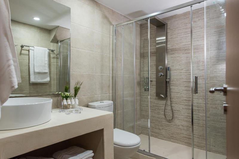 Bluebell Luxury Suites - image 47