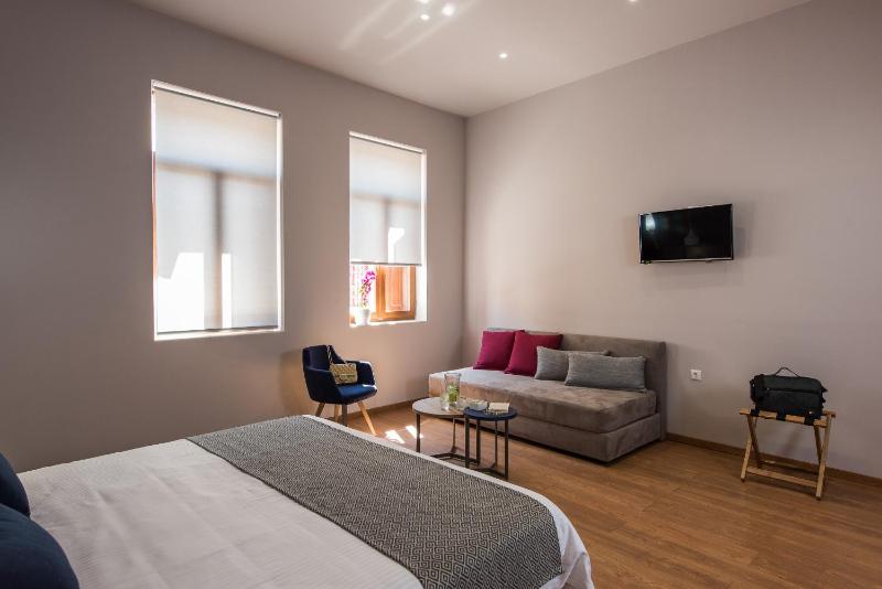 Bluebell Luxury Suites - image 39