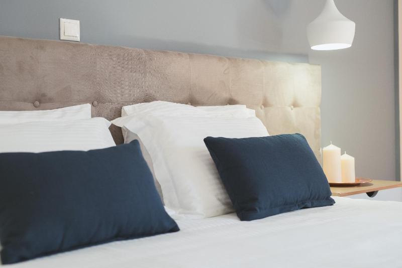 Bluebell Luxury Suites - image 35