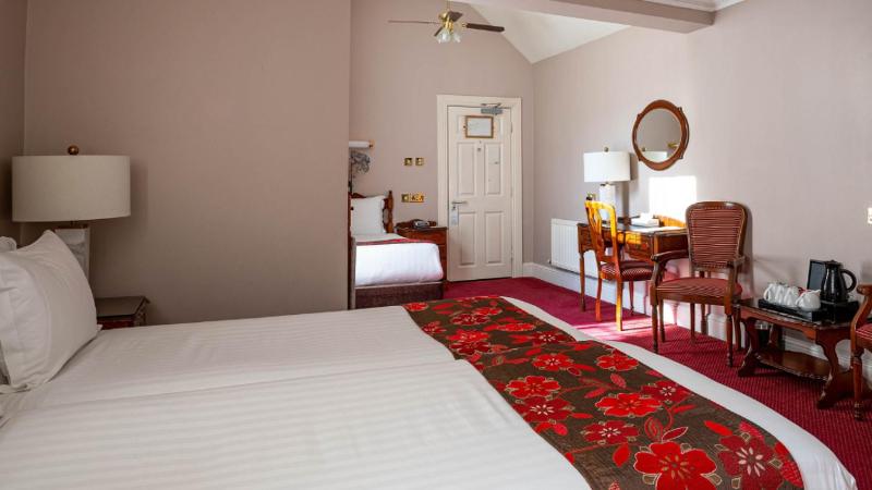 Double Room with Extra Bed (3 Adults) image 2