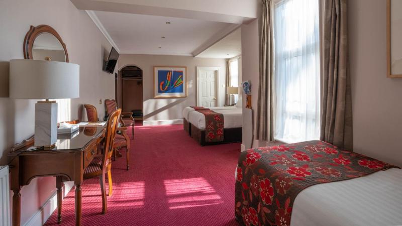 Double Room with Extra Bed (3 Adults) image 1