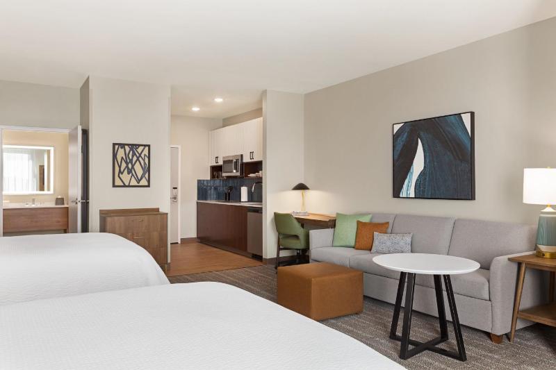 Studio Suite with Two Queen Beds image 3