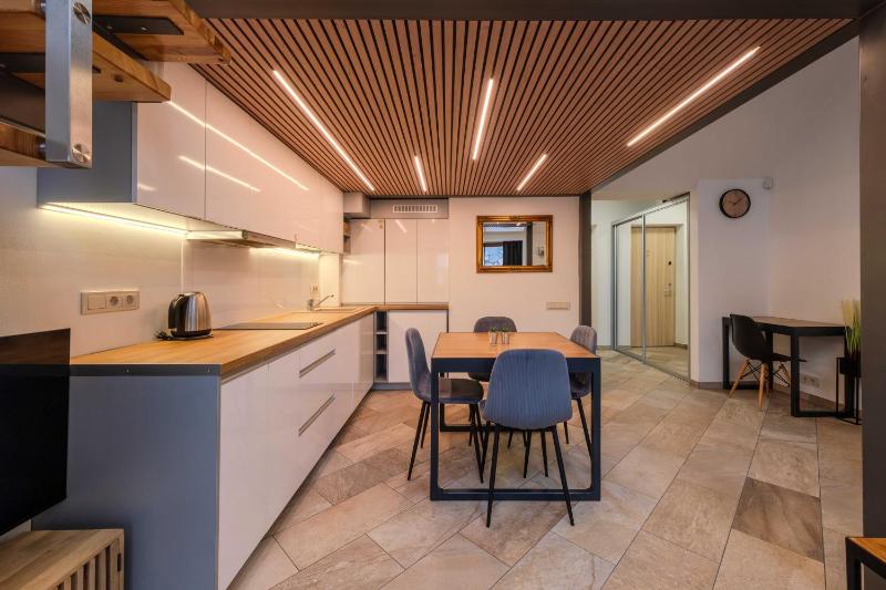 Family Apartment with Courtyard view image 3