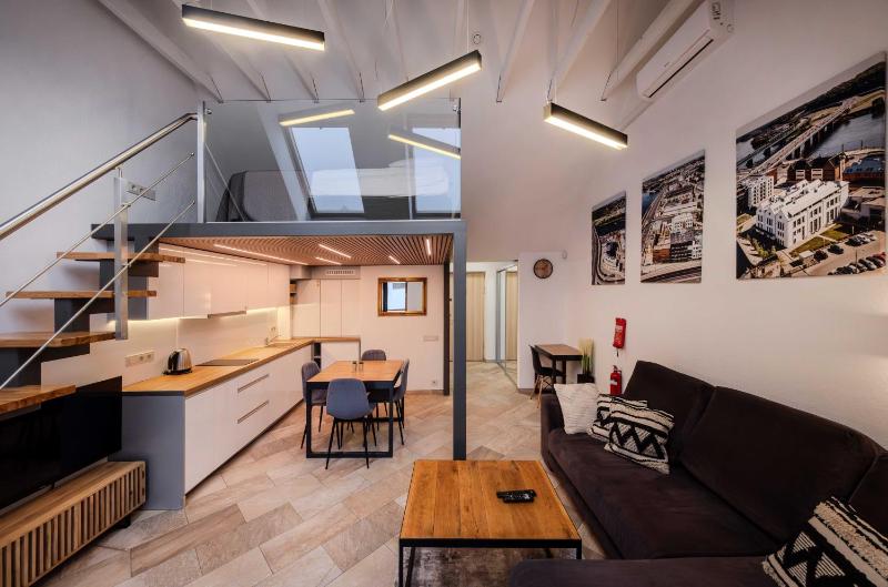 Family Apartment with Courtyard view image 2