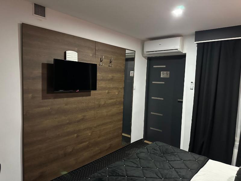 Double Room image 4
