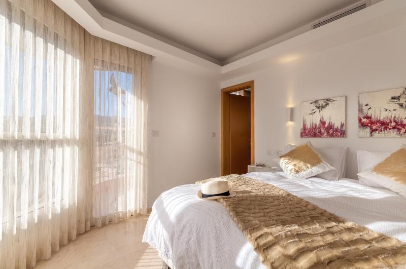magical sea view 3 bedroom - image 11