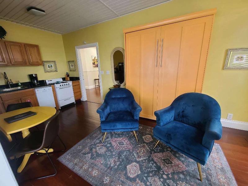 Three Duval Street Suites w parking and pool - image 23